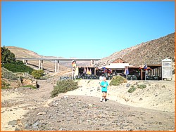 Bares y Restaurantes en Fuerteventura. Chiringuito Luciano y Klaus, en la Playa de Esquinzo Butihondo.